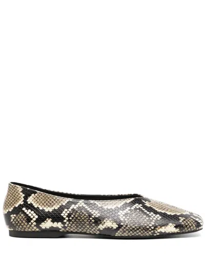 Senso Bryn Iii Ballet Flats In Black