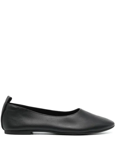 Senso Daphne Iv Leather Ballerina Shoes In Black