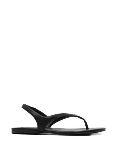 Senso Nessa Flat Sandals In Black