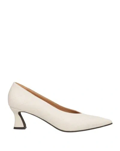 Sergio Cimadamore Woman Pumps Ivory Size 11 Leather In White