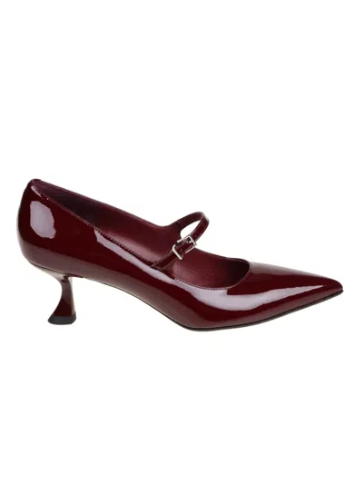 Sergio Levantesi Refined Leather Decollete With Slender Heel In Black