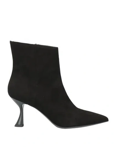 Sergio Levantesi Woman Ankle Boots Black Size 11 Leather