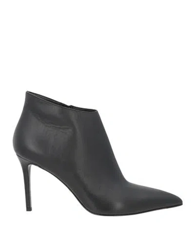 Sergio Levantesi Woman Ankle Boots Black Size 11 Leather