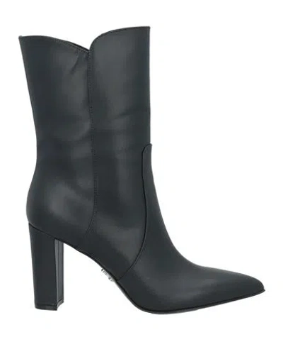 Sergio Levantesi Woman Ankle Boots Black Size 6 Leather