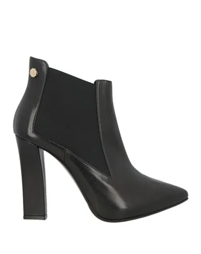 Sergio Levantesi Woman Ankle Boots Black Size 7 Leather