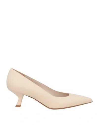 Sergio Levantesi Woman Pumps Ivory Size 7.5 Leather In White