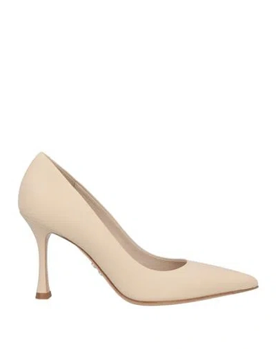 Sergio Levantesi Woman Pumps Ivory Size 8 Leather