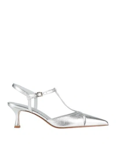 Sergio Levantesi Woman Pumps Silver Size 7.5 Leather
