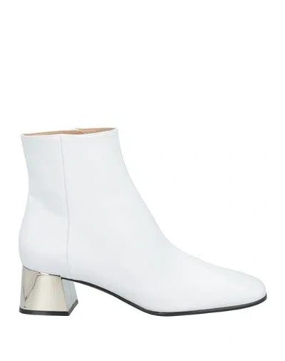 Sergio Rossi Woman Ankle Boots White Size 7.5 Leather