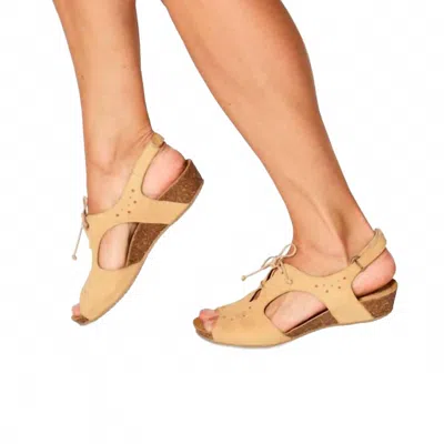 Sergio Tomani Womens Anita Sandals In Beige