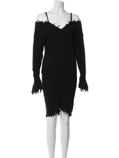 Pre-owned Ser.o.ya V-neck Knee-length Dress In Black