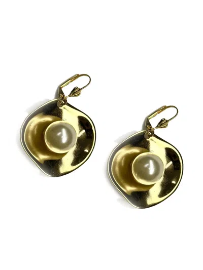 Serpui Shell Pearl Earrings In Gold