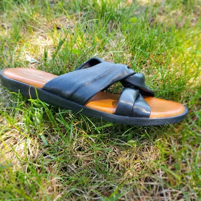 Sesto Meucci Soft Leather Flat Slide Sandal In Black Nappa In Blue