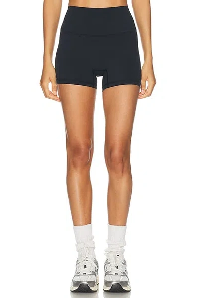 Set Active Airluxe Breathe Short In Black