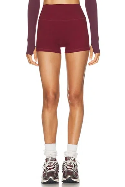 Set Active Formcloud Cloud Short In Burgundy