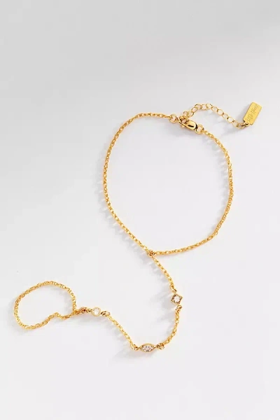 Set & Stones Tavi Hand Chain In Gold