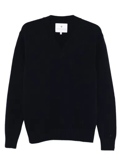 Seven Gauge V-neck Long-sleeve Sweater In Black