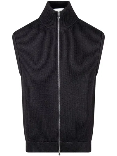 Seven Gauge Wool Gilet In Black