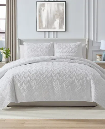 Seventh Studio Seashell Reversible 3-piece Quilt Set, King In White