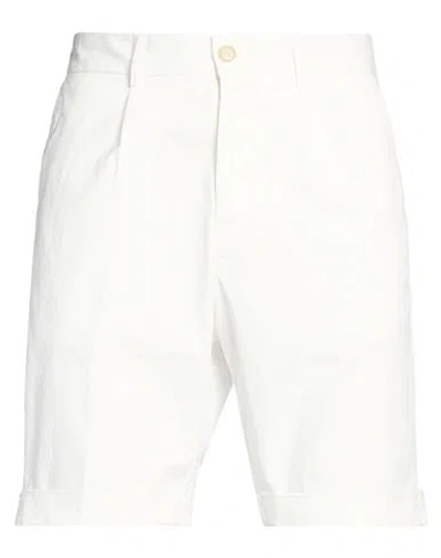 Seventy Venezia Man Shorts & Bermuda Shorts White Size 36 Cotton, Elastane
