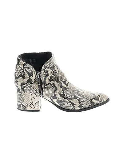 Pre-owned Seychelles Ankle Boots In Ivory