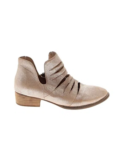 Pre-owned Seychelles Ankle Boots In Tan
