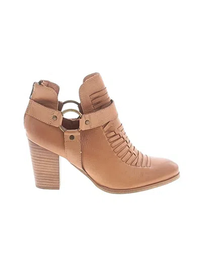 Pre-owned Seychelles Ankle Boots In Tan