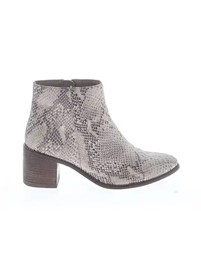 Pre-owned Seychelles Ankle Boots In White