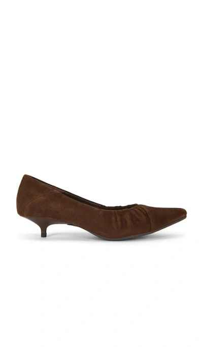 Seychelles Award Season Heel In Chocolate Suede