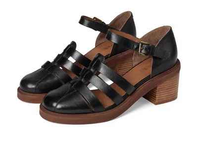 Seychelles Cinematic Heel In Black