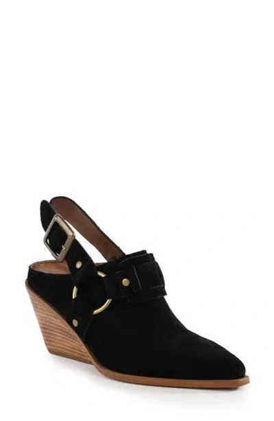 Seychelles Closely Guarded Slingback Pump In Black