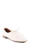 Seychelles Curtsy Flat