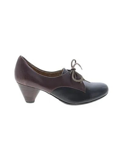 Pre-owned Seychelles Heels In Brown