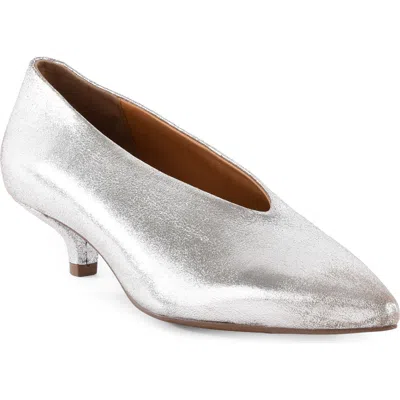 Seychelles Libertine Pointed Toe Kitten Heel Pump In Silver