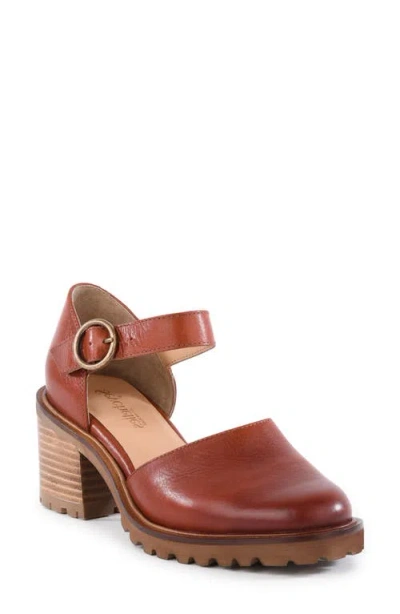 Seychelles Lock & Key Pump In Rust