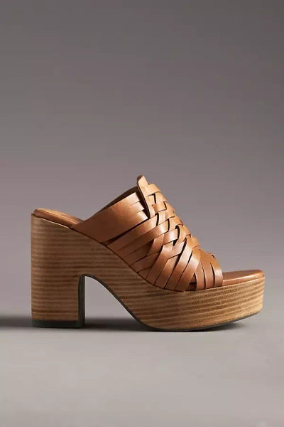 Seychelles Make You Mine Clog Heels In Beige