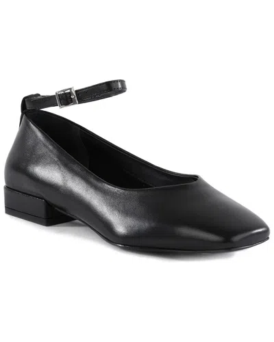 Seychelles Pumpkin Leather Flat In Black