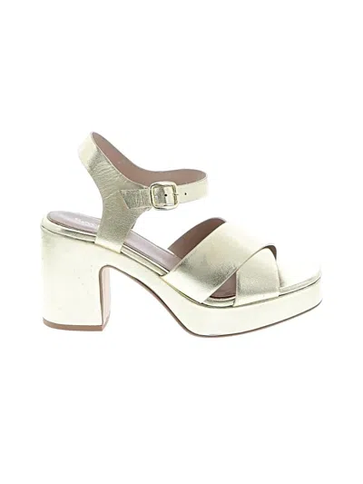 Pre-owned Seychelles Sandals In Gold