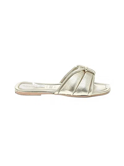Pre-owned Seychelles Sandals In Gold