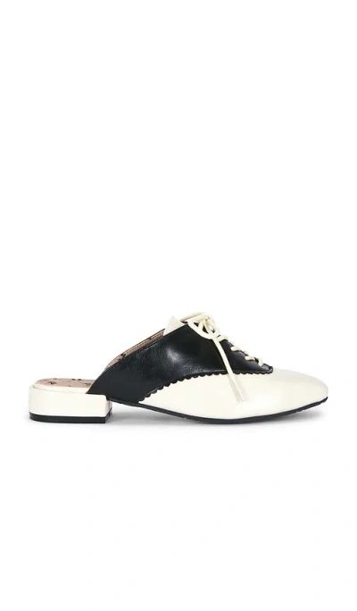 Seychelles Wendy Darling Slide In White