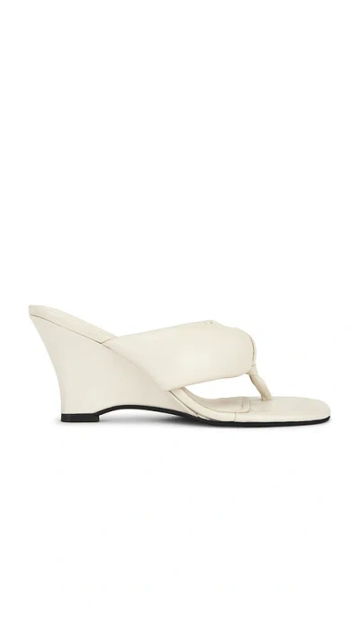 Seychelles Wishing Well Sandal In White
