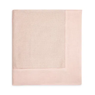 Sferra Reece Oblong Tablecloth, 140 X 66 In Gold/petal