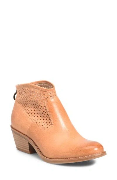 Söfft Women's Aisley Boot In Apricot Tan