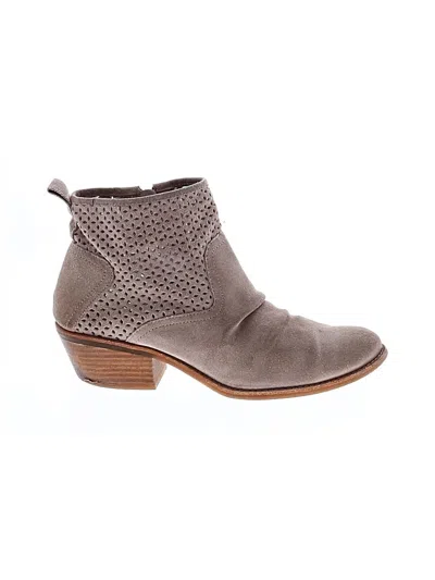 Pre-owned Söfft Ankle Boots In Gray
