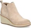 Söfft Emeree Boots In Baywater Suede In Multi