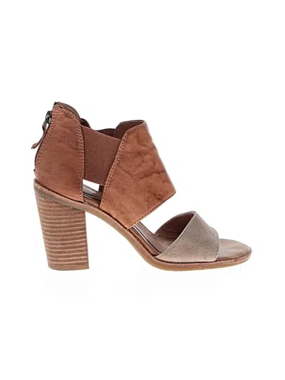 Pre-owned Söfft Heels In Brown
