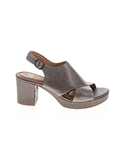 Pre-owned Söfft Heels In Brown