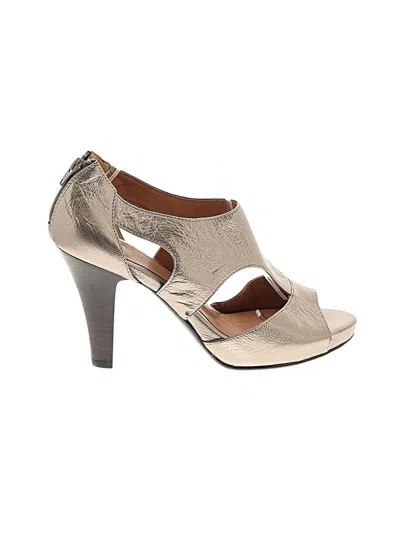 Pre-owned Söfft Heels In Silver