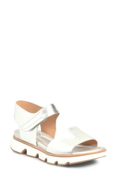 Söfft Morgan Metallic Sandal In Light Platino