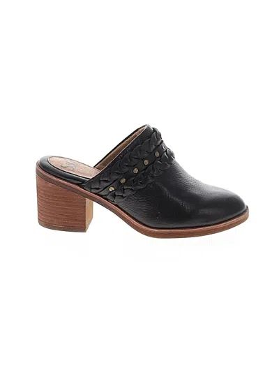 Pre-owned Söfft Mule/clog In Black